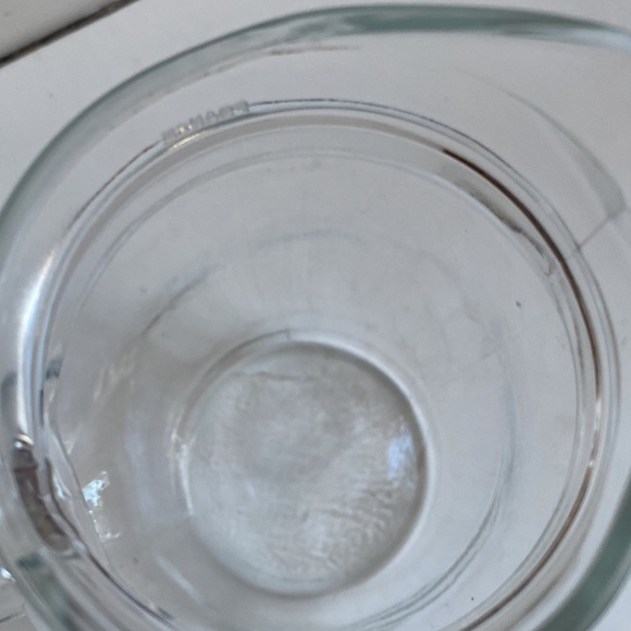 Vintage clear glass milk pitcher - Picture 4 of 8